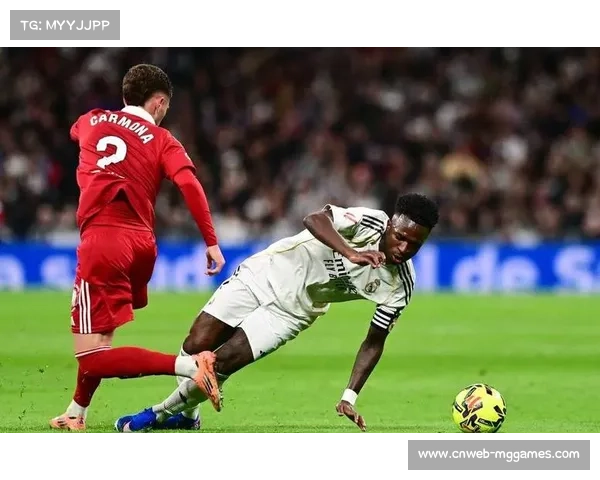 皇家马德里2-0击败塞维利亚，积分紧追巴萨